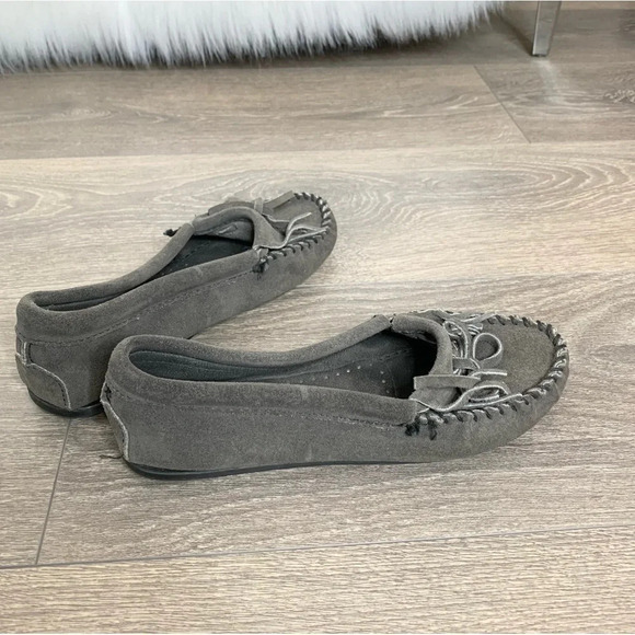 Minnetonka Kilty Moccasins Shoes Suede Leather Flats Gray Fringe western Size 6 - Picture 6 of 10